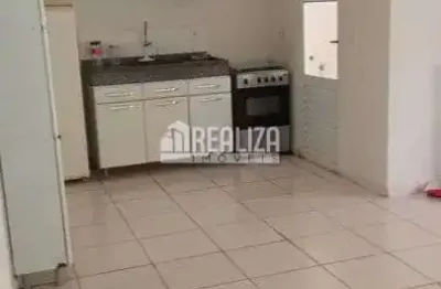 Casa em condomínio com 2 quarto(s) e 1 banheiro(s) para alugar, 100 m² por r$ 1980 / mês