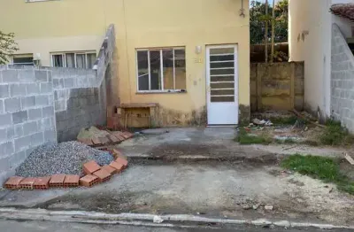 Casa em condomínio com 2 quarto(s) e 1 banheiro(s) para alugar, 70 m² por r$ 800 / mês