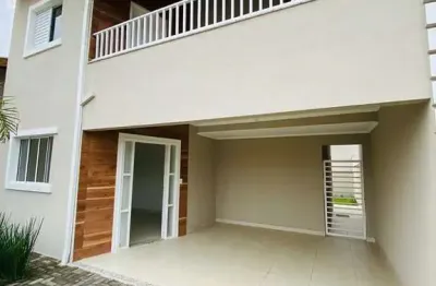 Casa em condomínio com 3 quarto(s) e 2 banheiro(s) para alugar, 120 m² por r$ 3600 / mês