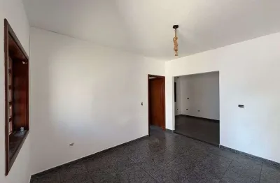 Casa com 2 quarto(s) e 2 banheiro(s) para alugar, 100 m² por r$ 2500 / mês