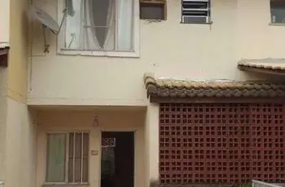 Casa em condomínio com 2 quarto(s) e 1 banheiro(s) para alugar, 60 m² por r$ 1000 / mês