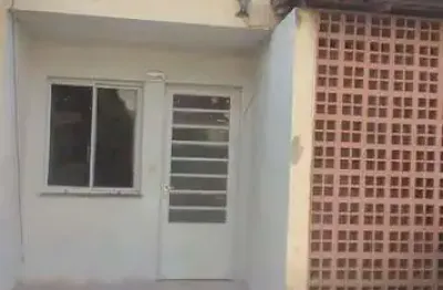 Casa em condomínio com 2 quarto(s) e 1 banheiro(s) para alugar, 57 m² por r$ 800 / mês