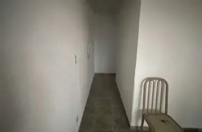 Casa com 1 quarto(s) e 1 banheiro(s) para alugar, 40 m² por r$ 968 / mês