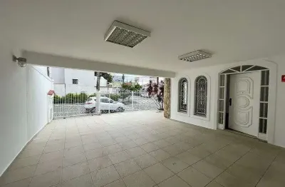 Casa com 3 quarto(s) e 4 banheiro(s) para alugar, 272 m² por r$ 18500 / mês