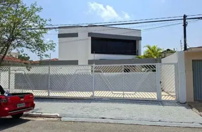 Casa com 3 quarto(s) e 4 banheiro(s) para alugar, 289 m² por r$ 8500 / mês