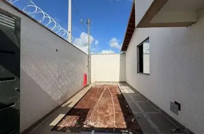 Casa com 3 quarto(s) e 2 banheiro(s) para alugar, 160 m² por r$ 2750 / mês