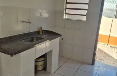 Casa com 1 quarto(s) e 1 banheiro(s) para alugar, 40 m² por r$ 1580 / mês