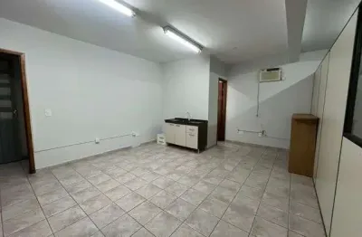 Casa com 1 quarto(s) e 1 banheiro(s) para alugar, 55 m² por r$ 1200 / mês