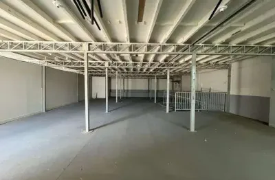 Casa com 1 quarto(s) e 1 banheiro(s) para alugar, 200 m² por r$ 3000 / mês