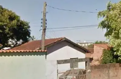 Casa com 2 quarto(s) e 1 banheiro(s) para alugar, 200 m² por r$ 800 / mês