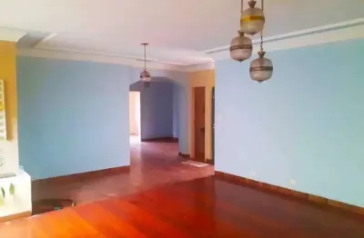 Casa com 4 quarto(s) e 5 banheiro(s) para alugar, 410 m² por r$ 8000 / mês