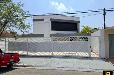 Casa com 3 quarto(s) e 4 banheiro(s) para alugar, 289 m² por r$ 8500 / mês