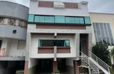 Casa com 3 quarto(s) e 4 banheiro(s) para alugar, 300 m² por r$ 8000 / mês