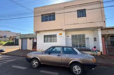 Casa com 2 quarto(s) e 2 banheiro(s) para alugar, 65 m² por r$ 1670 / mês
