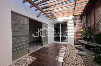 Casa com 1 Quarto(s) e 3 banheiro(s) para Alugar, 227 m² por R$ 6500 / Mês