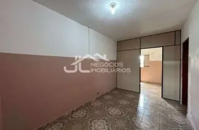 Casa com 1 quarto(s) e 1 banheiro(s) para alugar, 32 m² por r$ 900 / mês