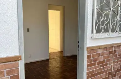 Casa com 2 quarto(s) e 1 banheiro(s) para alugar, 70 m² por r$ 900 / mês