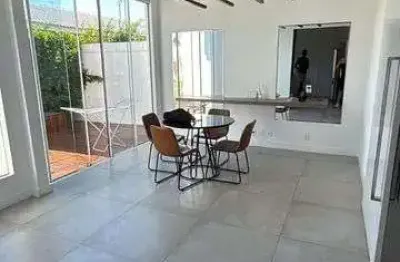 Casa em Condomínio com 4 Quarto(s) e 8 banheiro(s) para Alugar, 1200 m² por R$ 55000 / Mês