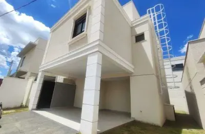 Casa em Condomínio com 4 Quarto(s) e 3 banheiro(s) para Alugar, 200 m² por R$ 5000 / Mês
