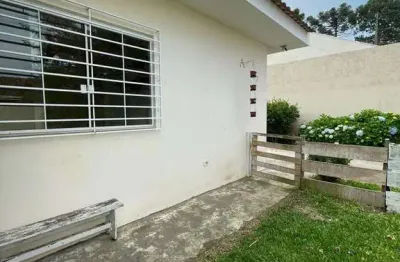 Casa com 3 Quarto(s) e 1 banheiro(s) para Alugar, 80 m² por R$ 2600 / Mês