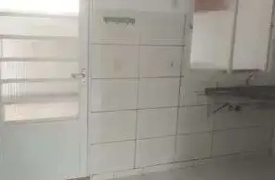 Casa em Condomínio com 2 Quarto(s) e 1 banheiro(s) para Alugar, 57 m² por R$ 850 / Mês