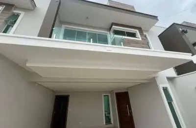 Casa com 3 Quarto(s) e 3 banheiro(s) para Alugar, 140 m² por R$ 4800 / Mês