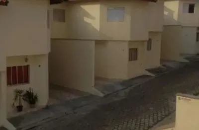 Casa em Condomínio com 2 Quarto(s) e 2 banheiro(s) para Alugar, 75 m² por R$ 2225 / Mês