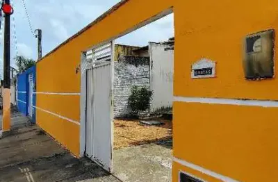 Casa com 2 Quarto(s) e 1 banheiro(s) para Alugar, 66 m² por R$ 700 / Mês