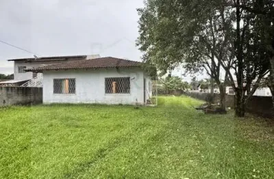 Casa com 3 Quarto(s) e 2 banheiro(s) para Alugar, 400 m² por R$ 2500 / Mês