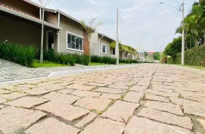 Casa em Condomínio com 3 Quarto(s) e 2 banheiro(s) para Alugar, 145 m² por R$ 2688 / Mês