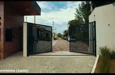 Casa em Condomínio com 3 Quarto(s) e 2 banheiro(s) para Alugar, 70 m² por R$ 2688 / Mês