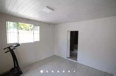 Casa com 2 Quarto(s) e 2 banheiro(s) para Alugar, 80 m² por R$ 2000 / Mês