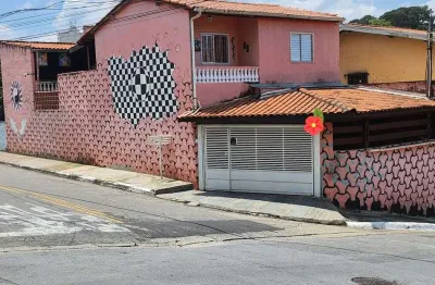 Casa com 3 Quarto(s) e 2 banheiro(s) para Alugar, 248 m² por R$ 4500 / Mês