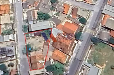 Lote de 595m² com 35m de frente - ideal para investimento em casas geminadas ou torre