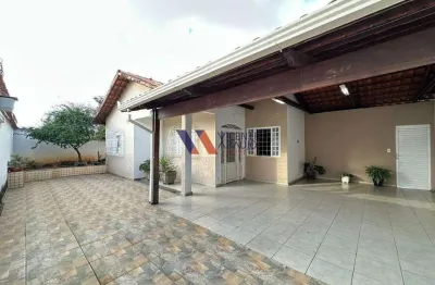 Casa ampla com três quartos a venda no barro petrópolis em betim.