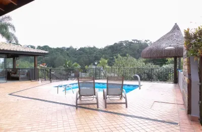 Casa em condomínio clube em jundiaí  sp com quatro suítes e piscina