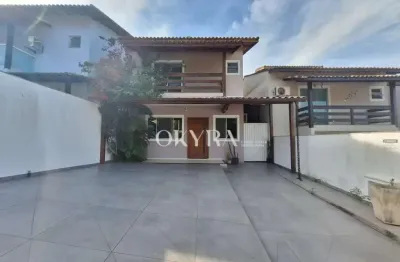 Casa em condomínio com 03q para locação na granja dos cavaleiros.