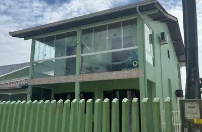 Sobrado com 4 dormitórios à venda, 212 m² por r$ 1.090.000,00 - brasília - itapoá/sc