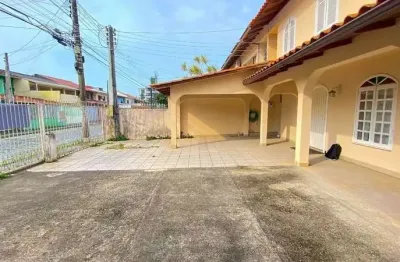 Casa com 10 quartos à venda na rua professor bento águido vieira, 228, trindade, florianópolis, 77 m2 por r$ 1.290.000