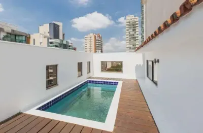 Duplex para venda possui 289 metros quadrados com 4 quartos em moema