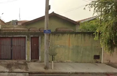 Casa à venda na Rua Inglaterra, 398, Jardim Raquel, Itapira