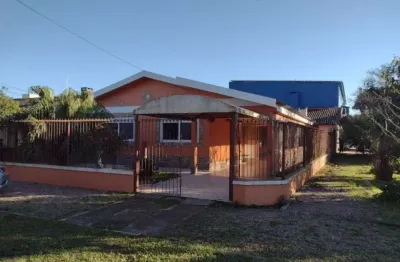 Casa com 3 quartos à venda na Rua Uruguaiana, 454, Laranjal, Pelotas
