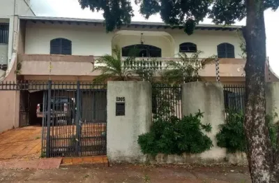 Casa com 3 quartos à venda na Rua Deputado Nilson Ribas, 1305, Champagnat, Londrina