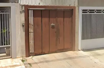 Casa à venda na Rua Áureliano Teixeira da Silva, 585, Vila Guararapes, Lins