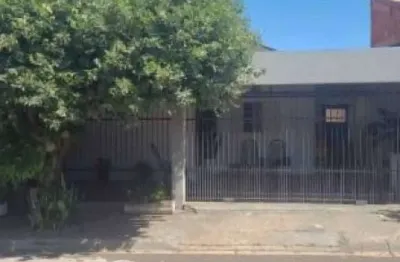 Casa à venda na Rua Pioneiro Luiz Scudeller, 53, Jardim Esplanada, Penápolis