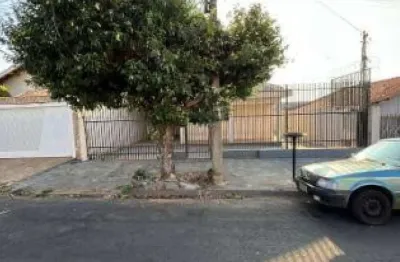 Casa à venda na Avenida Napoleão Bottura, 351, Jardim Alvorada, Matão