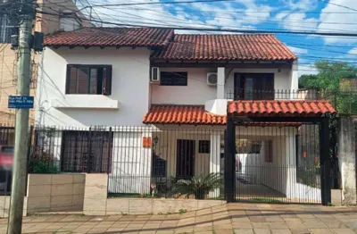 Casa à venda na Rua Professor Doutor João Pitta Pinheiro Filho, 302, Camaquã, Porto Alegre