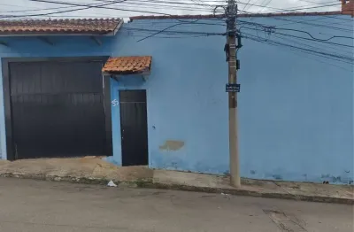 Casa à venda na Rua Professora Zarife Yared, 35, Vila Belo Horizonte, Itapetininga