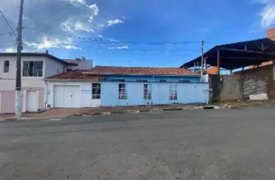 Casa com 3 quartos à venda na Rua Bahia, 354, Vila Bela Vista, Capão Bonito