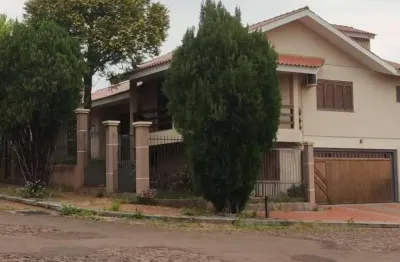 Casa à venda na Rua Azaléias, 325, São Francisco, Santa Rosa